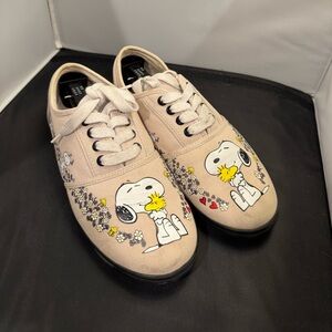 Bradford Exchange Peanuts Happiness is Friendship Schultz Sneakers Size 8 Women